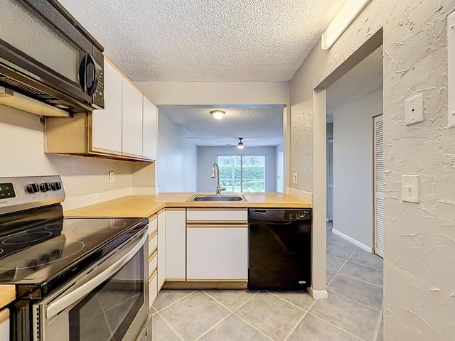 207 TROPIC ISLE Drive 1130, Delray Beach, FL 33483