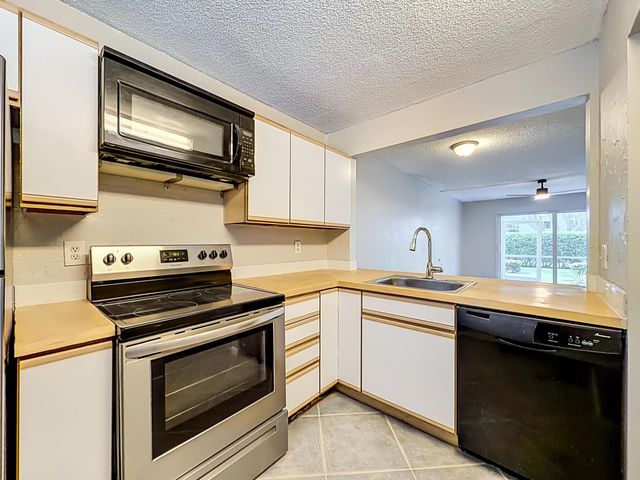 207 TROPIC ISLE Drive 1130, Delray Beach, FL 33483