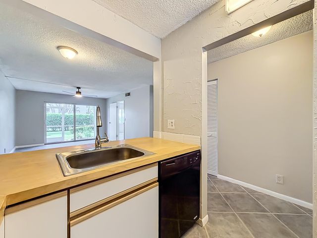 207 TROPIC ISLE Drive 1130, Delray Beach, FL 33483
