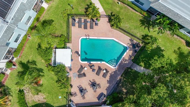 207 TROPIC ISLE Drive 1130, Delray Beach, FL 33483