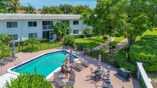 207 TROPIC ISLE Drive 1130, Delray Beach, FL 33483