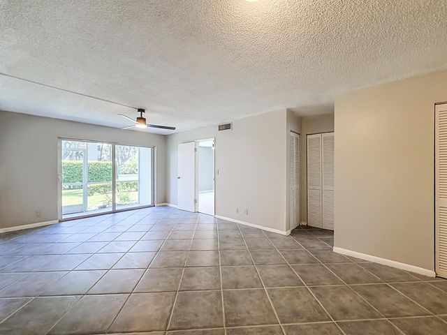 207 TROPIC ISLE Drive 1130, Delray Beach, FL 33483
