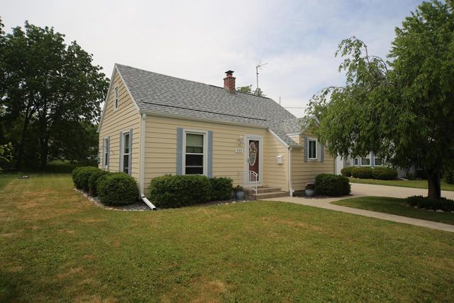 305 North AVENUE, Hartland, WI 53029