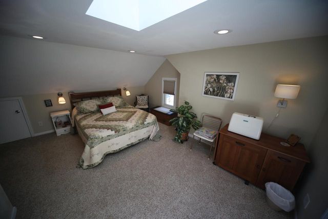 305 North AVENUE, Hartland, WI 53029