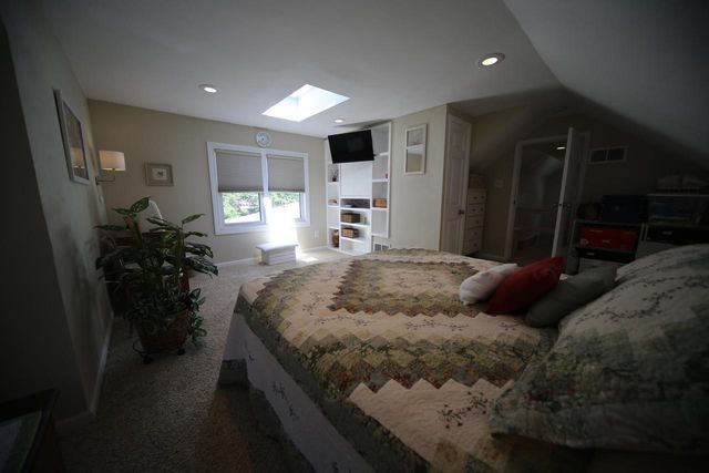 305 North AVENUE, Hartland, WI 53029