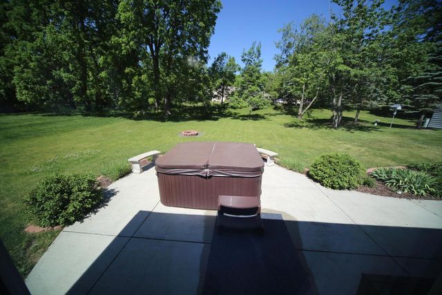 305 North AVENUE, Hartland, WI 53029
