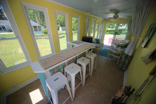 305 North AVENUE, Hartland, WI 53029