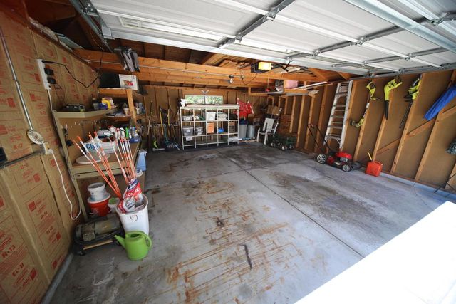 305 North AVENUE, Hartland, WI 53029