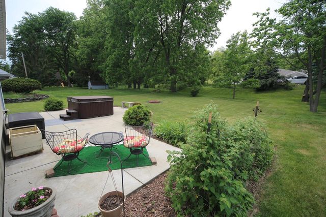 305 North AVENUE, Hartland, WI 53029