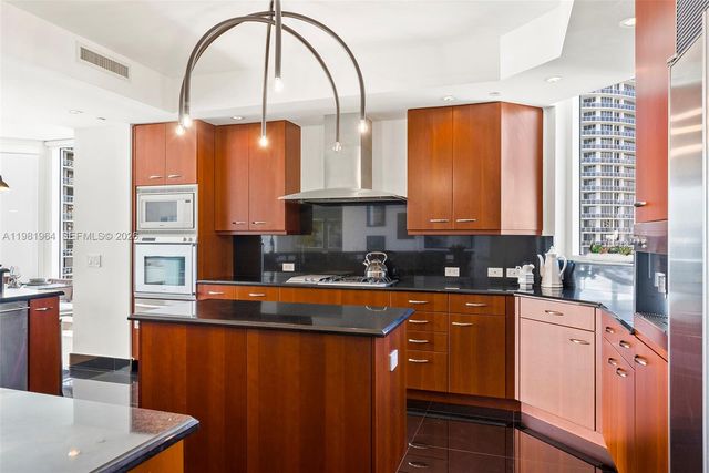 6000 Island Blvd 1208, Aventura, FL 33160