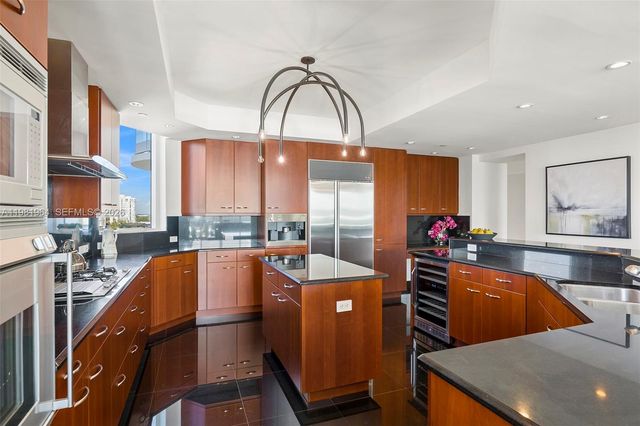 6000 Island Blvd 1208, Aventura, FL 33160