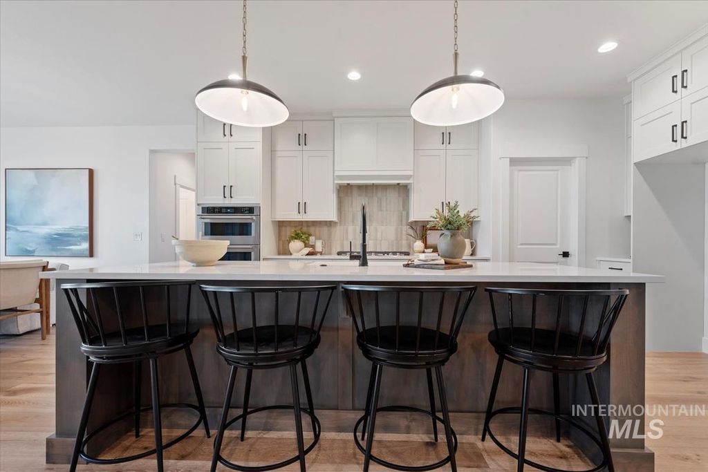 857 W Tall Prairie Dr, Meridian, ID 83642