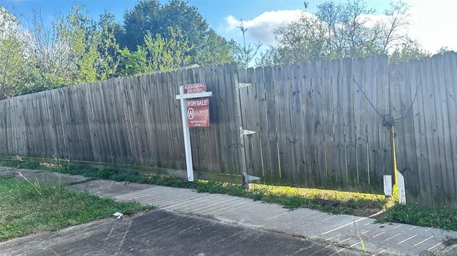 4846 Pershing Street, Houston, TX 77033