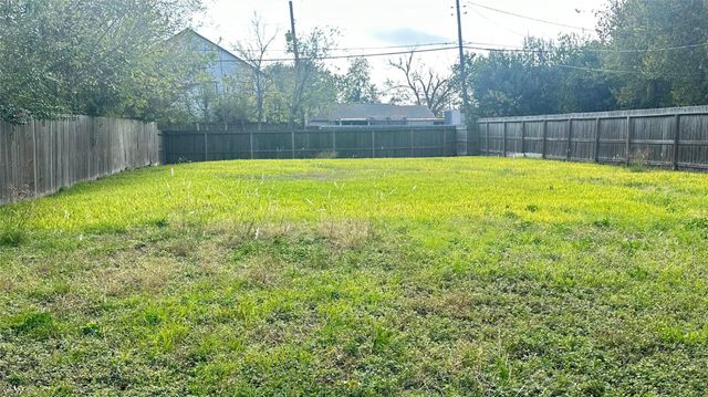 4846 Pershing Street, Houston, TX 77033