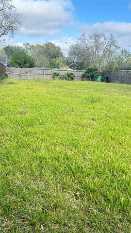 4846 Pershing Street, Houston, TX 77033