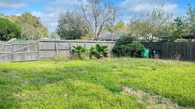 4846 Pershing Street, Houston, TX 77033