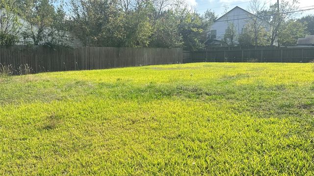 4846 Pershing Street, Houston, TX 77033