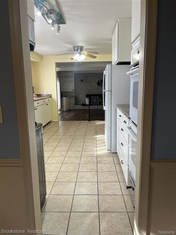28917 Ramblewood Drive, Farmington Hills, MI 48334