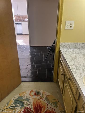 28917 Ramblewood Drive, Farmington Hills, MI 48334