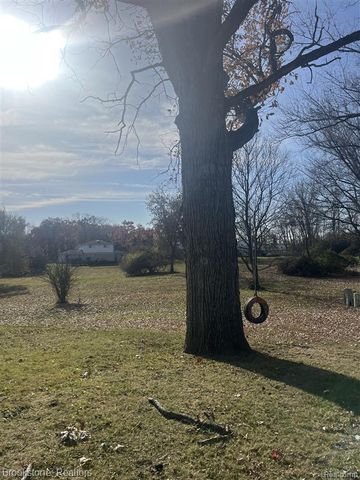 28917 Ramblewood Drive, Farmington Hills, MI 48334