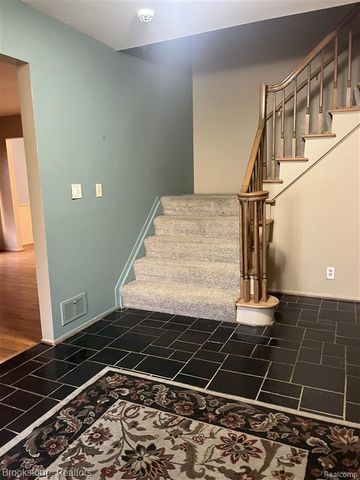 28917 Ramblewood Drive, Farmington Hills, MI 48334