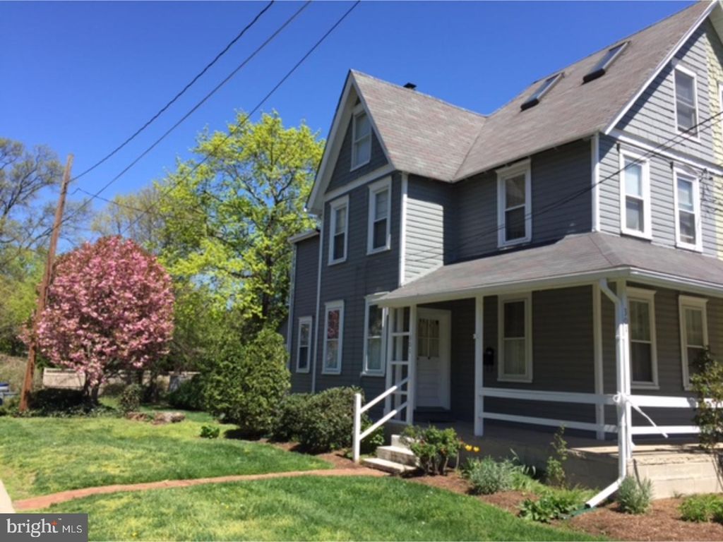 301 LINDEN ST, Moorestown, NJ 08057