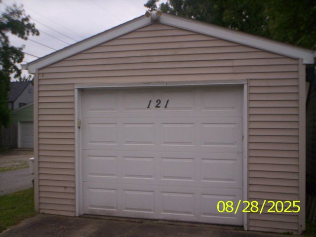 121 S Wisconsin Street, Hobart, IN 46342