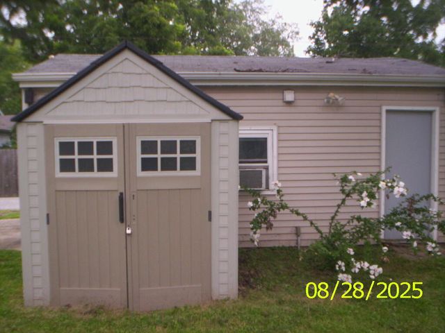 121 S Wisconsin Street, Hobart, IN 46342