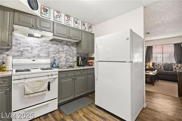 3982 Voxna Street, Las Vegas, NV 89119