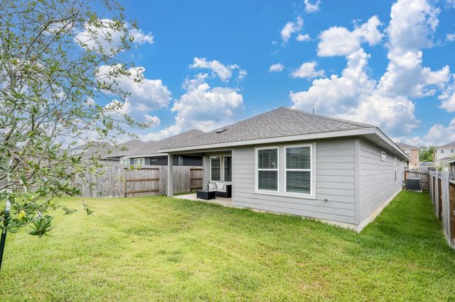 219 Charles Ridge Drive, Conroe, TX 77316