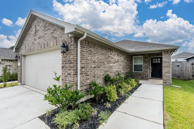 219 Charles Ridge Drive, Conroe, TX 77316