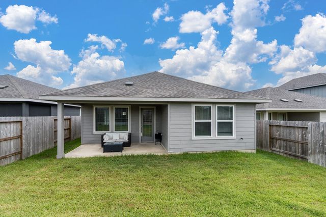 219 Charles Ridge Drive, Conroe, TX 77316