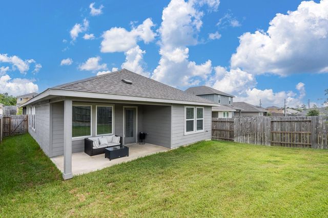 219 Charles Ridge Drive, Conroe, TX 77316