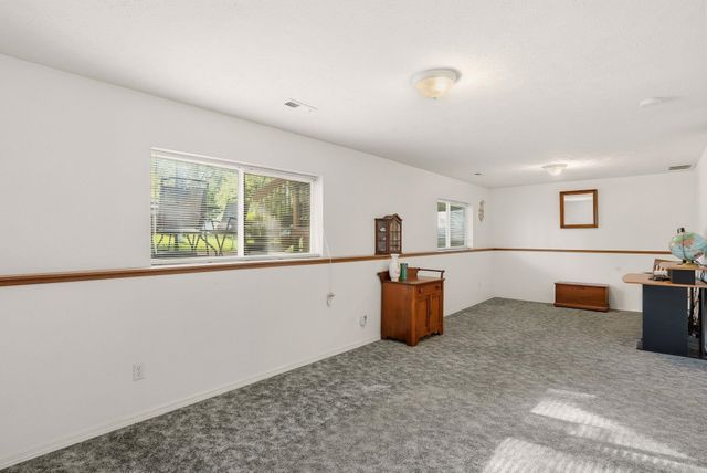 18924 E Augusta Ln, Greenacres, WA 99016