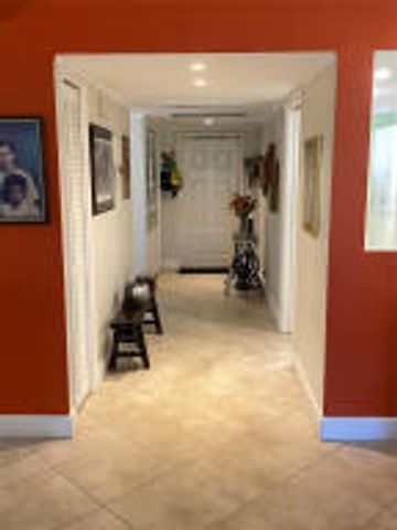 4031 N Cypress Drive 101, Pompano Beach, FL 33069