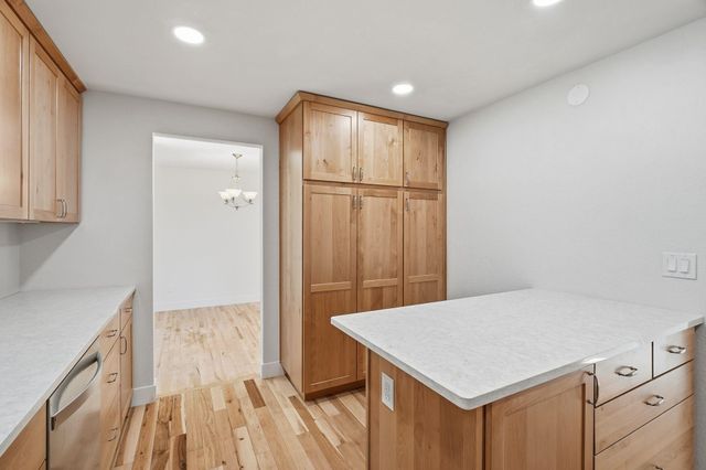 5618 W Pacific Park Dr, Spokane, WA 99208