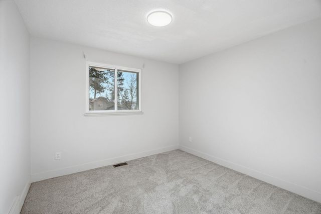 5618 W Pacific Park Dr, Spokane, WA 99208