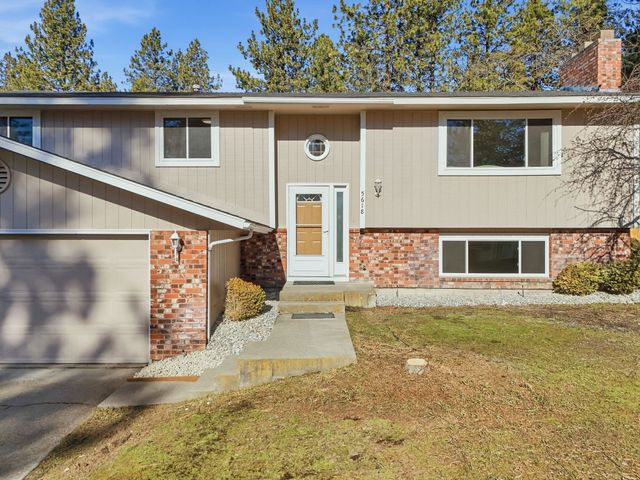 5618 W Pacific Park Dr, Spokane, WA 99208