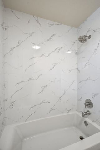 5618 W Pacific Park Dr, Spokane, WA 99208