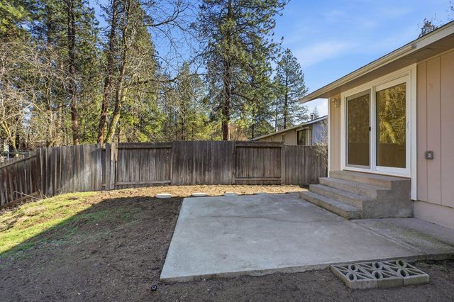 5618 W Pacific Park Dr, Spokane, WA 99208