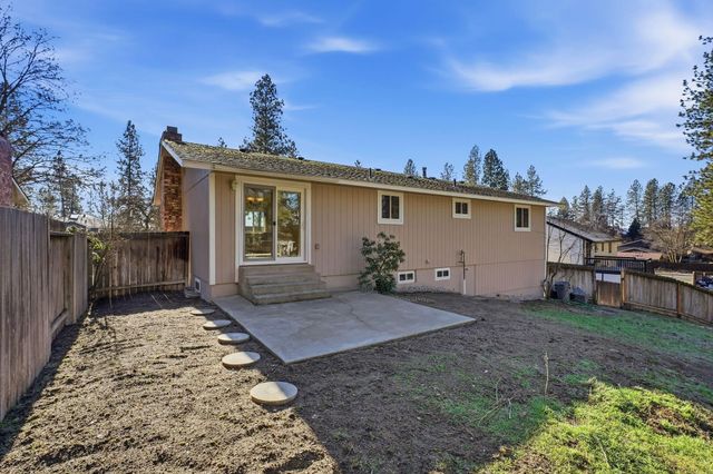 5618 W Pacific Park Dr, Spokane, WA 99208