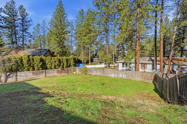 5618 W Pacific Park Dr, Spokane, WA 99208