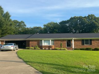 2224 Fairfield Court, Albemarle, NC 28001