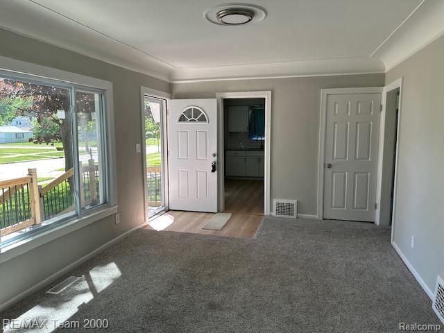 2019 Helen Street, Garden City, MI 48135