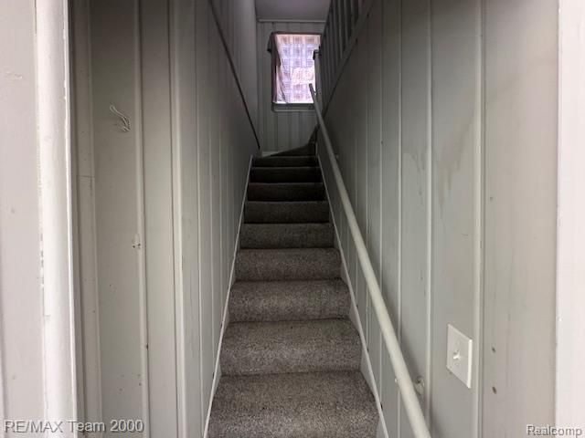 2019 Helen Street, Garden City, MI 48135