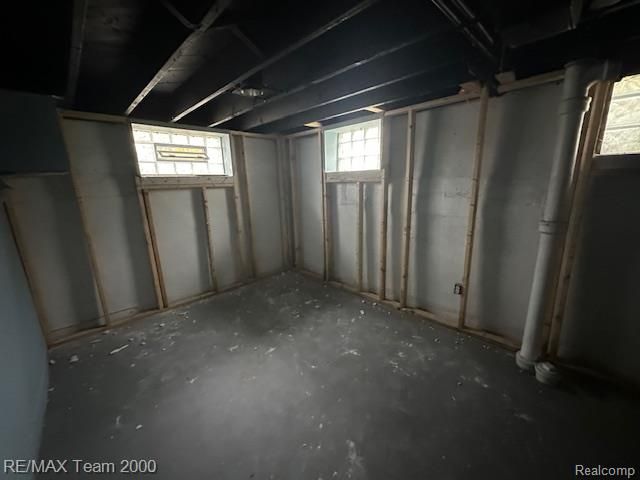 2019 Helen Street, Garden City, MI 48135