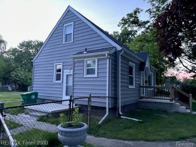 2019 Helen Street, Garden City, MI 48135