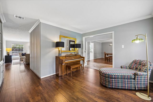 47 Sterling Street, Sugar Land, TX 77479