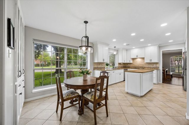 47 Sterling Street, Sugar Land, TX 77479