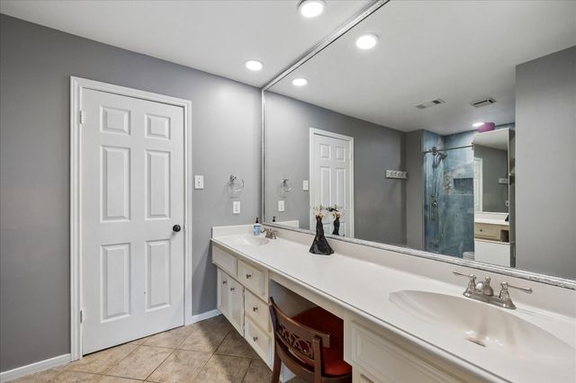 47 Sterling Street, Sugar Land, TX 77479